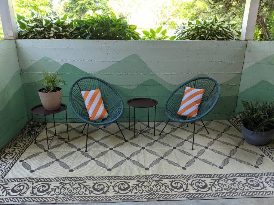 Bright Modern 1Br Suite In Sooke Village Core 外观 照片