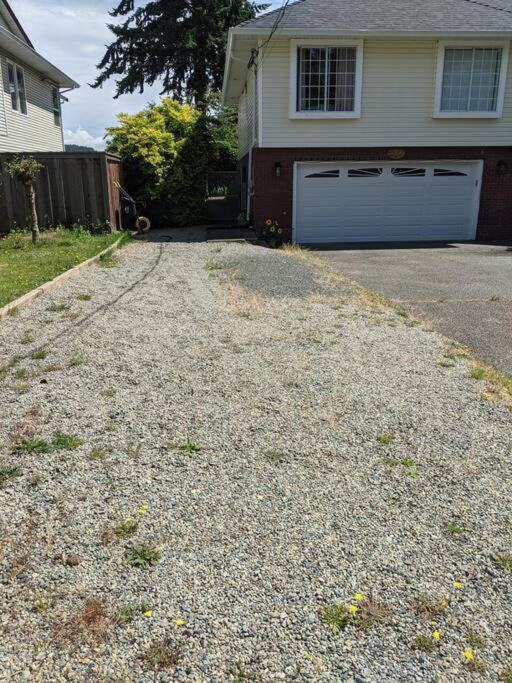 Bright Modern 1Br Suite In Sooke Village Core 外观 照片